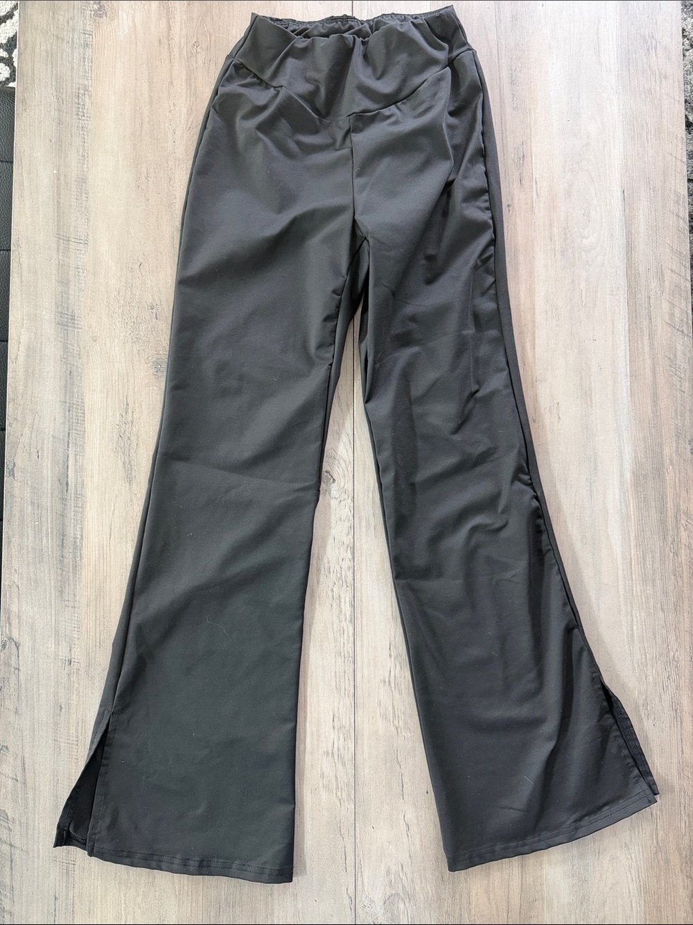 Temu Women’s Small Black Flared Side-Slit Leggings never worn